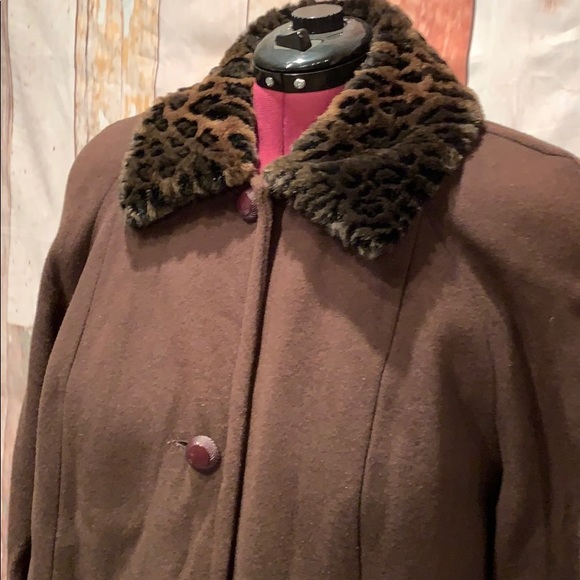 Jo-D Woman 2X Brown Wool Coat leopard fauxfur cuff - Picture 2 of 7
